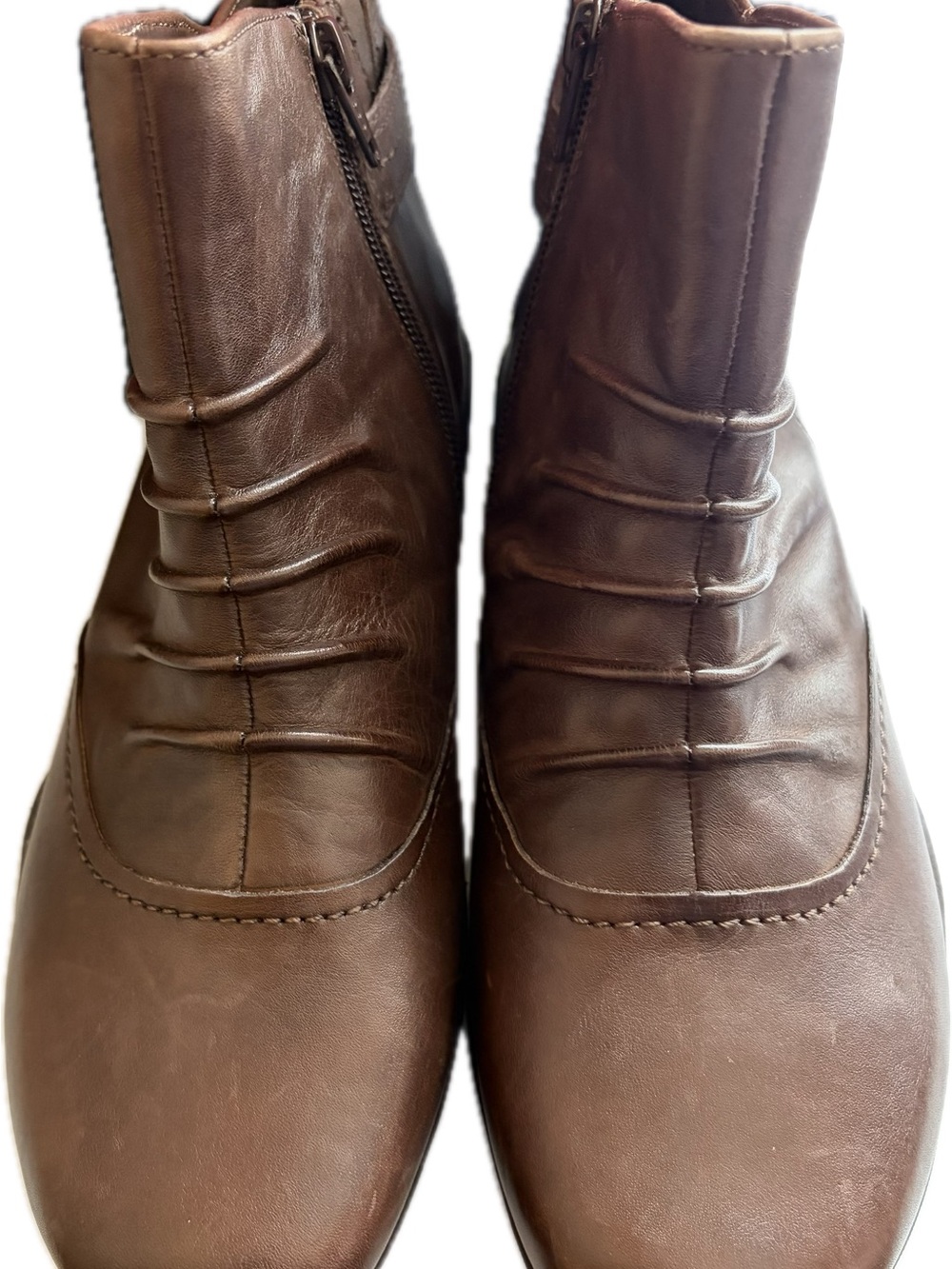 Women’s Earth Brown Leather Zip Ankle Boots Size 7.5